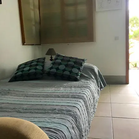 Апартаменты La Piedra Directo En Playa Ла-Олива